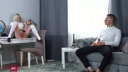 Amateur Colombian teen shows big ass to casting agent