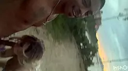 天啊日出高潮无敌！年轻18岁熟女海滩户外爆菊