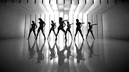 ariana grande lookin’ so cute in focus 😍