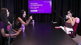 Morena Safada Mostra os Lindos Peitos e a Buceta Depois de Falar que Queria Transar Mas os Homens N�o Chegavam e Brindaram aos Hates - Renatinha Melo Watch on Sheer Red