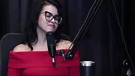 Yo, check out Bruna Ferrari and Bia Hot’s best preliminares podcast moments in sheer red! Parte 1. 😍