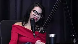 Yo, check out Bruna Ferrari and Bia Hot’s best preliminares podcast moments in sheer red! Parte 1. 😍