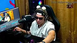 a novinha da privacy avaliou o pau do ruan e tirou a roupa no podcast que delicia - luuh barbosa - podcast pupum no barraco completo no sheer - red