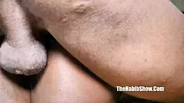 黑人猛男让18岁少女Kokhontas上瘾他的原始街头后入