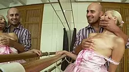 调皮熟女Anastasia Devine被Neeo大鸡巴重塑