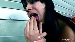 可爱18+少女吉娜和布兰奇在更衣室激烈玩弄玩具