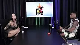 Will Mastro massages Vitoria Beatriz in lingerie group on Hot Cast part 4