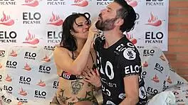 Shaketi babe chats before spicy room session