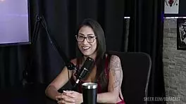 Luciana Picchi submits in outdoor bora cast with Bruna Carlos!