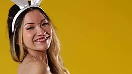 bunny kelly lu strips nude?