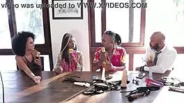 Eles Tentam Trabalhar a Questão do Preconceito por Ser Muito Grande Ainda no Meio e Já Transaram em Lugares Públicos - Casal Black RJ Sheer Red