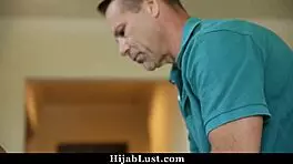 American Guy Helps Hijab Teen with Residence