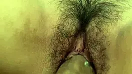 天哪，这个娇小的18+日本少女穿着制服被老师骗着内射做爱！