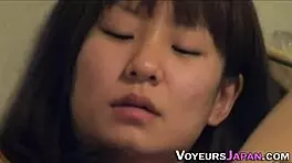 性感亚洲青少年18+在公共场合挑逗阴蒂