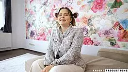 Alice Peachy用巨奶深喉给继父猛烈口交