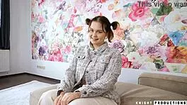 Alice Peachy用巨奶深喉给继父猛烈口交