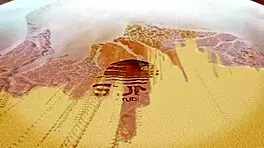 嘿，想看这个辣拉丁妹骑德国佬狂野姿势吗？