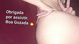 Putinha rubs shaved pussy, masturbates solo in massage