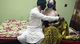 Pakistani aunty calls lover for rough anal with Hindi audio