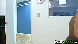 hey, new teen 18+ riley knight gets her first facial cumshot from amateurs