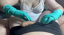 The housewife cleaned and treated my penis