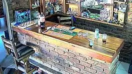 心碎！监控拍到老婆和闺蜜出轨