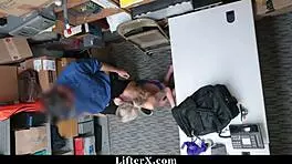 嫌疑女车库求保安饶命 - lifterx