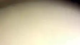 继女醒来发现我鸡巴插在她里面，我捂住她嘴不让她叫