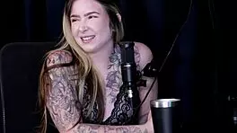 Do you want to see Alice Vasconcelos having sex with Raphaela Savanah?