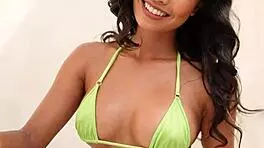 Tanned Teen Putri Cinta Squirts All Over The Camera