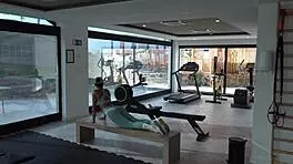 fit teen with bubble butt fucks her personal trainer after gym