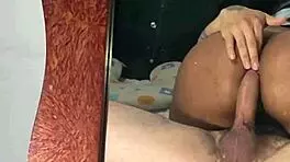 La puta me cabalga la verga anal