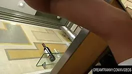 我喜欢爸爸在玩耍时手指我的紧屁眼