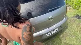 o vídeo perdido de vários jovens fazendo orgia no meio do mato