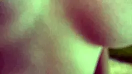 红发熟女Zoey Nixon穿着狂野丝袜在床上猛干