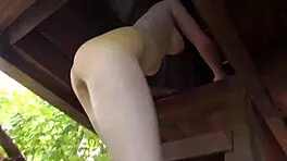 红发熟女Zoey Nixon穿着狂野丝袜在床上猛干