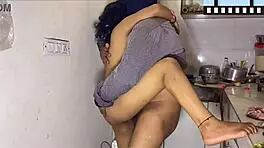 Mi Marido Me Sorprende Mientras Cocino Y Me Folla Bien Rico En La Cocina