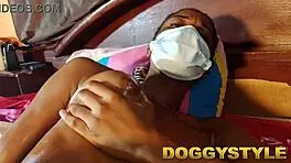 用假阳具享受我超级甜美的阴道！