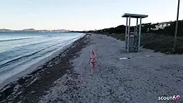 德国丰满女孩被捡到做肛交和双插POV