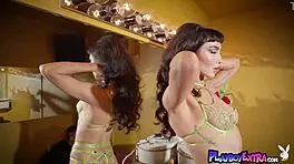 Skinny Milf Diva Scarlett Kapella Invites Playboy To Dressing Room!