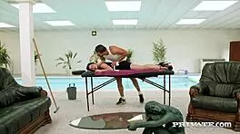 饥渴嫩妹Cassie Fire每个洞都被操翻