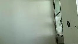 Justice official catches malandro's woman alone at home.