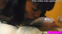 年轻小骚货让我射满她嘴巴