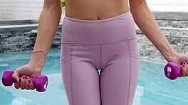 Personal trainer stretches Eva Long's tight pussy with big cock 😏