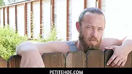 娇小18+女优Lily Glee忍不住健身教练巨屌