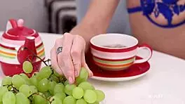 南希A和瘦金发妹子来场火辣性爱