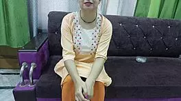 Hindi Couple’s Romantic First Time Sex in Loving Mood. Boyfriend Seduces Girlfriend for Steamy Amateur Action XXX!