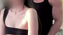 东方辣妹在激情性爱中胸部感受大股精液