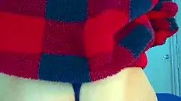 college girls desk-rubbing orgasm with study partner.