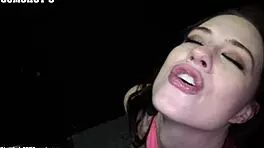 杰西卡通过偷窥孔吸大鸡巴，射精目标达成